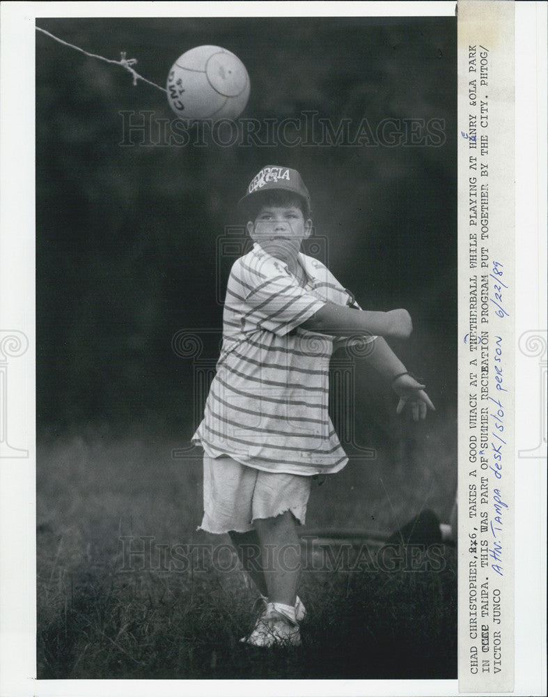 1989 Press Photo Chad Christopher plays tetherball in Tampa park. - Historic Images