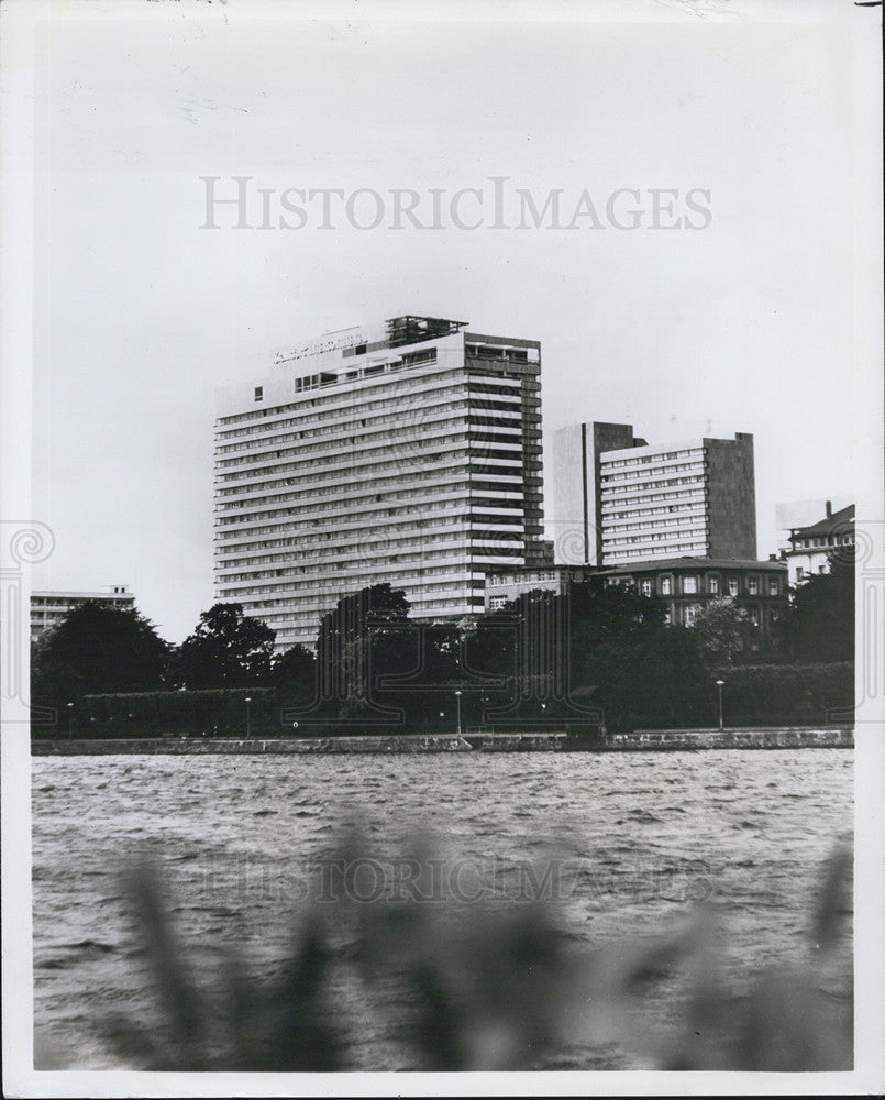 Press Photo The Frankfurt Inter-Continental hotel. - Historic Images