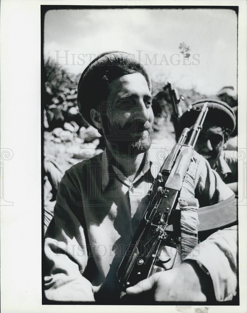 1982 Press Photo Faces of the resistance. - Historic Images