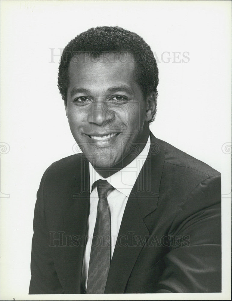 1986 Press Photo Clifton Davis as the Rev. Reuben Gregory in &quot;Amen&quot; - Historic Images