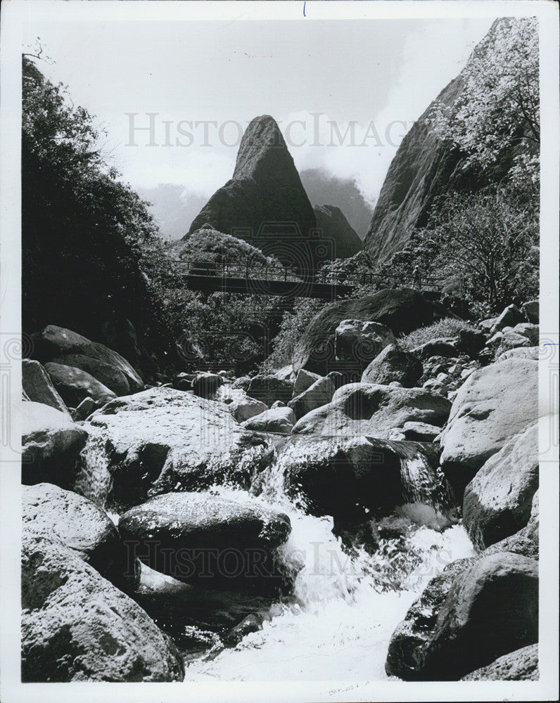 1978 Press Photo The view from the porch of the old Pioneer Inn at Lahaina - Historic Images