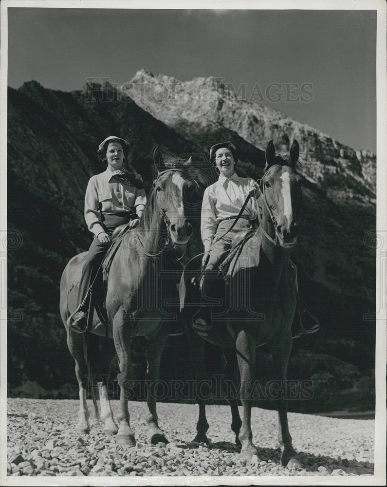 Press Photo Women Ride Horses At Bauff National Park In Alberta Canada - Historic Images