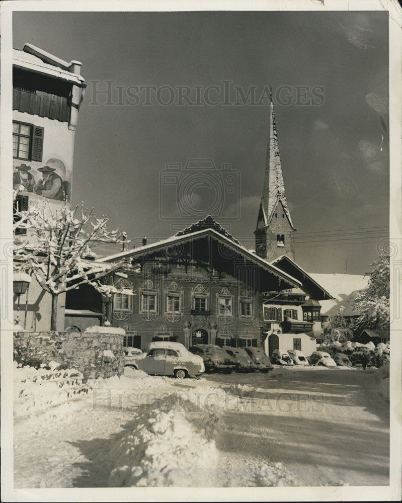 1962 Press Photo Oldest Hotel and Church in Garmisch, Germany - Historic Images