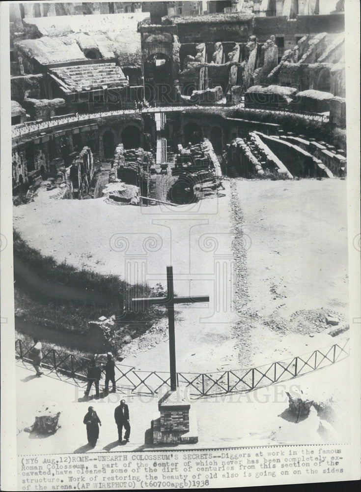 1938 Press Photo of workers excavating Roman Coliseum - Historic Images