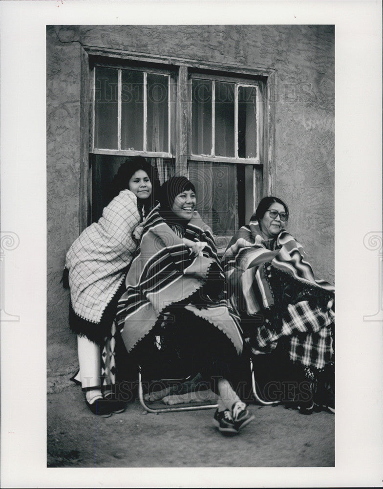 1985 Press Photo a Tesuque Indian family in Colorado - Historic Images