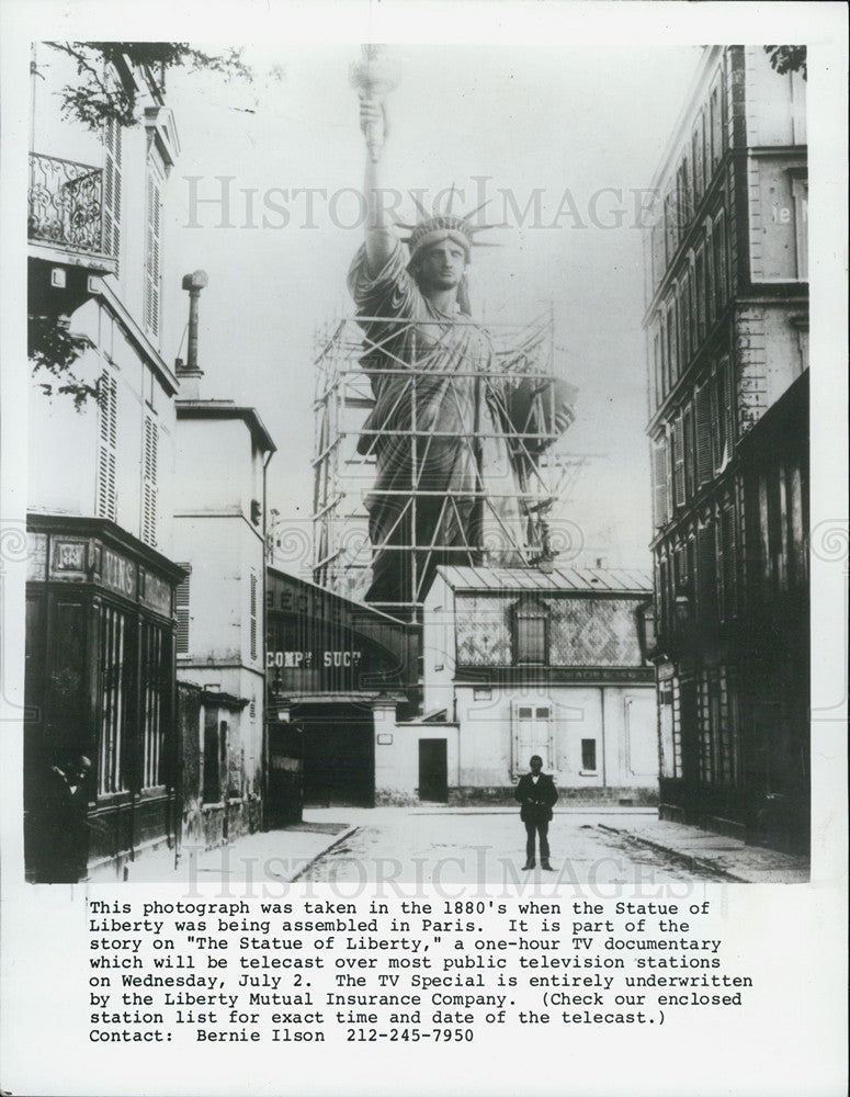 1986 Press Photo A 1880 photo taken when the Statue of Liberty was being - Historic Images