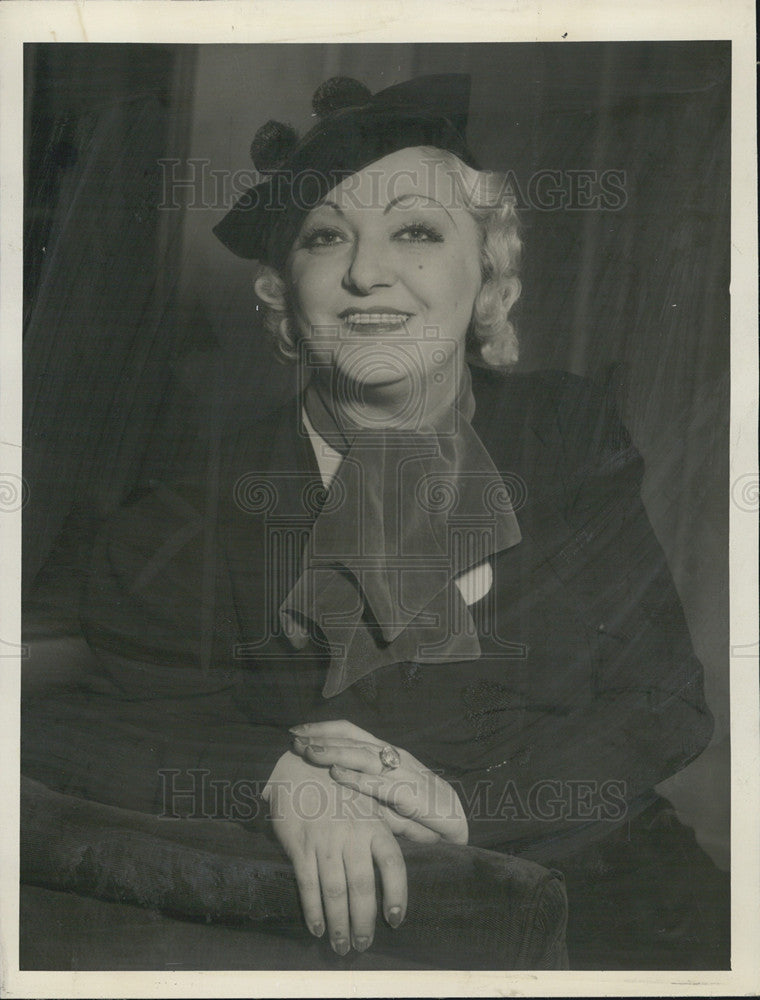 1935 Press Photo Beverly Mest Actor - Historic Images