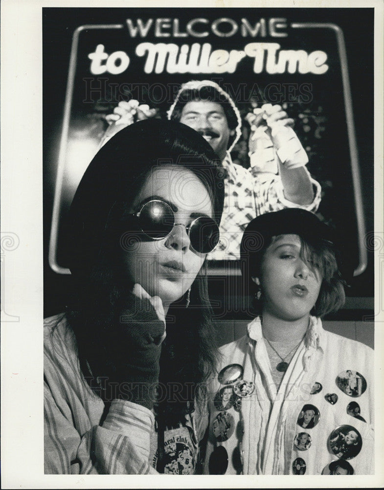 1984 Press Photo Cindy Cromwell at Boy George concert. - Historic Images