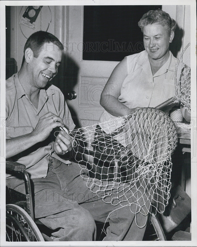 1958 Press Photo Elmer Fisher and wife Helen, Boat Livery Owner. - Historic Images