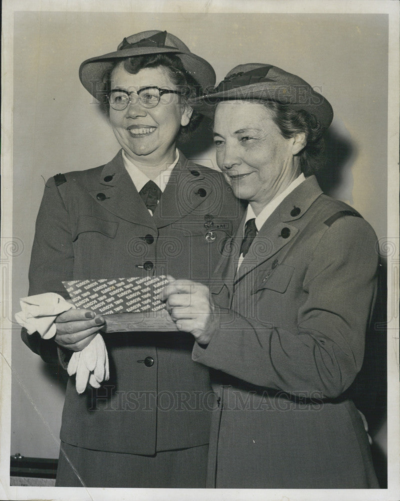 1953 Press Photo Mrs. Cooksey, President of the Metropolitan Detroit Girl Scouts - Historic Images