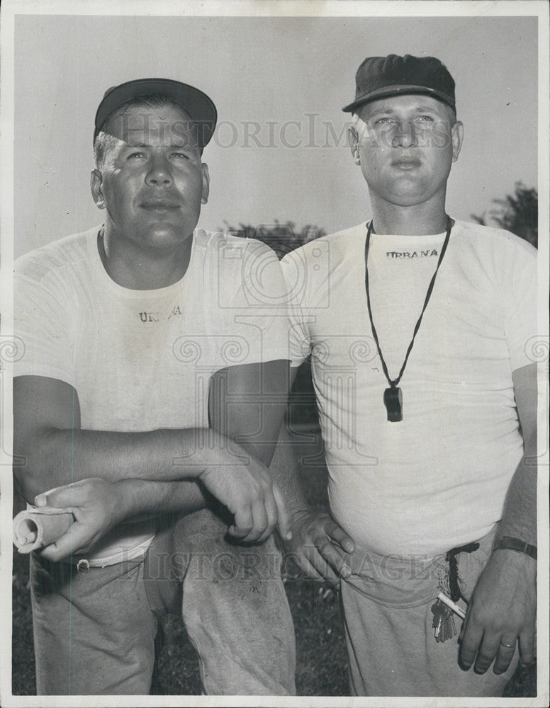 1954 Press Photo Nate Shuson, &amp; Liz Astroth. Team. - Historic Images