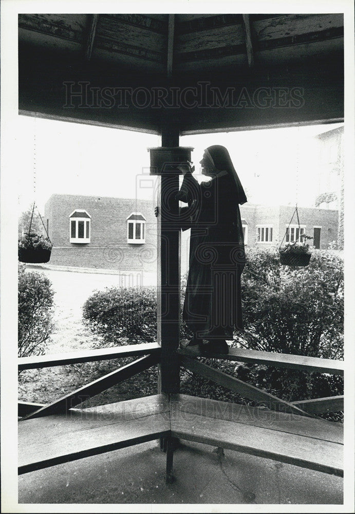 1980 Press Photo Sister Benigna, St. Scholastica School for Girls. - Historic Images