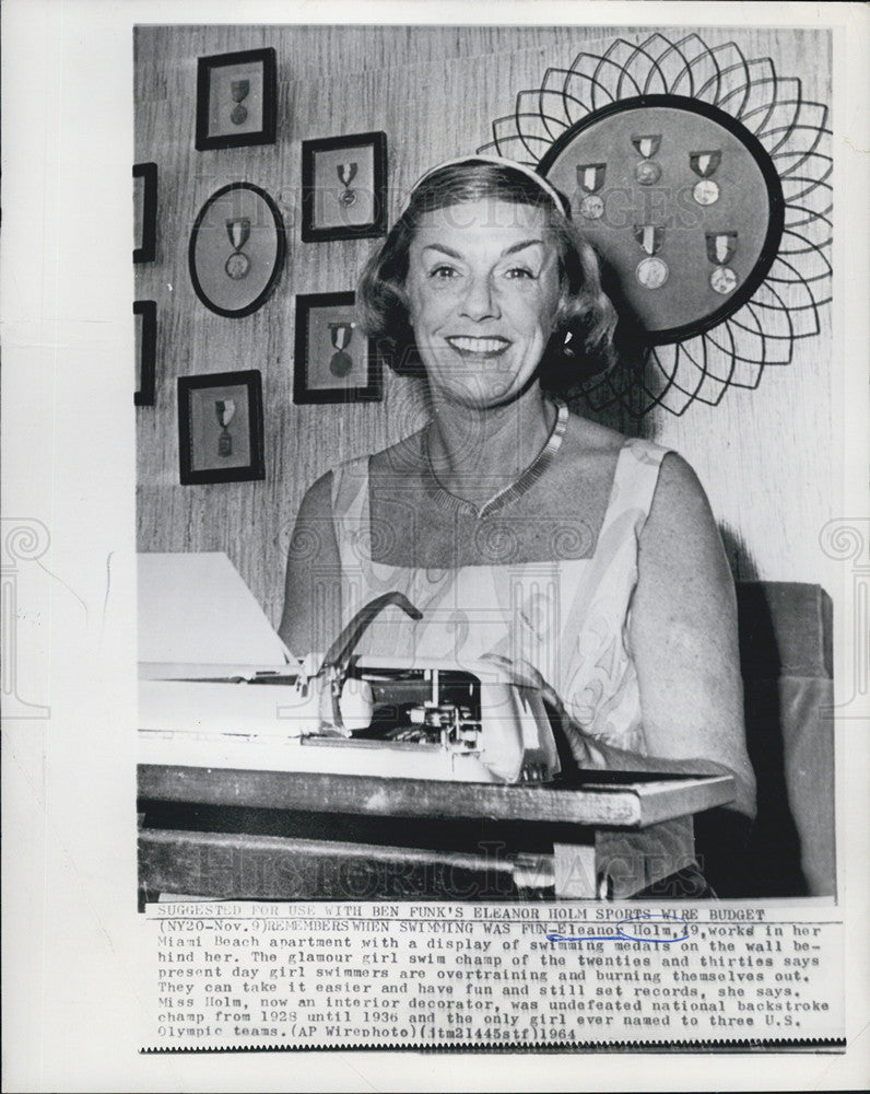 1964 Press Photo Olympic Swimmer Eleanor Holm and her medals - Historic Images