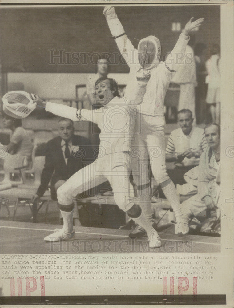 1976 Press Photo Imro Gedovari and Dan Irimciuc of Rumania celebrating after win - Historic Images