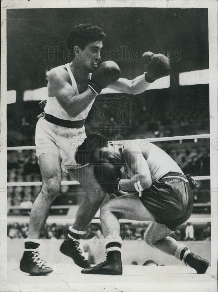 1948 Press Photo H.C Gonzalez and P. Carrito box in the Olympic Games. - Historic Images
