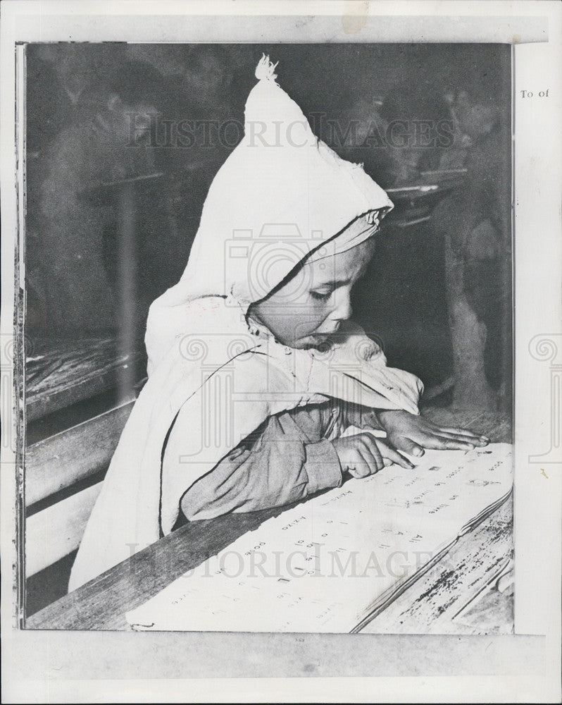 1961 Press Photo An Algerian child in school - Historic Images