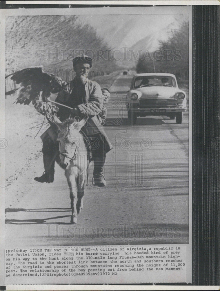 1972 Press Photo a citizen of Kirgizia riding his burro. - Historic Images