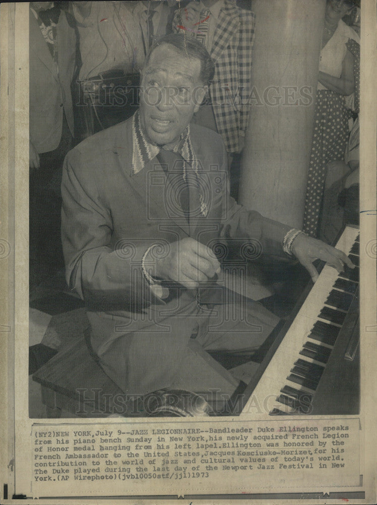 1973 Press Photo Duke Ellington speaks from his piano bench at the Jazz Festival - Historic Images