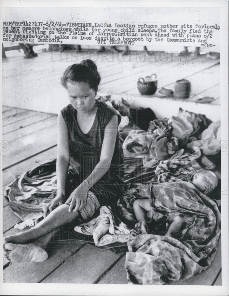 1964 Press Photo Laotian Refugee Mother From Plaine of Jarres - Historic Images