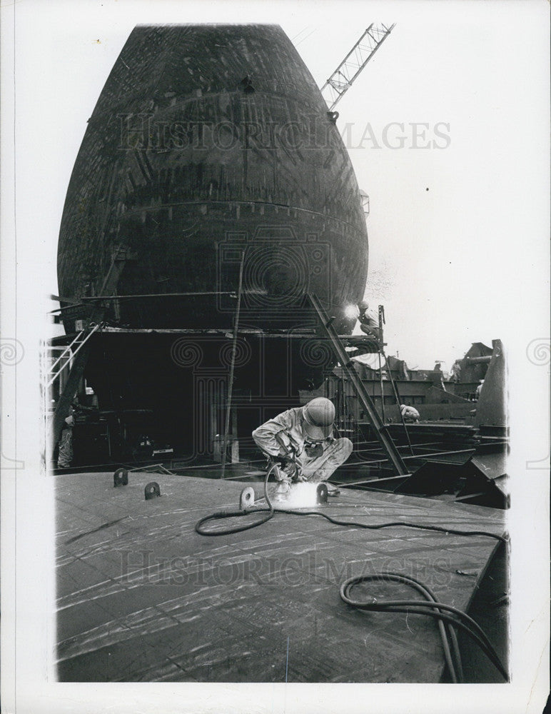 1966 Press Photo Bow Of The World&#39;s Biggest Tanker At Nippon Kokan Shipyard - Historic Images