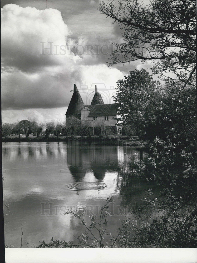 Press Photo The Sweet o&#39; the Year, Spring is coming in Kent. - Historic Images