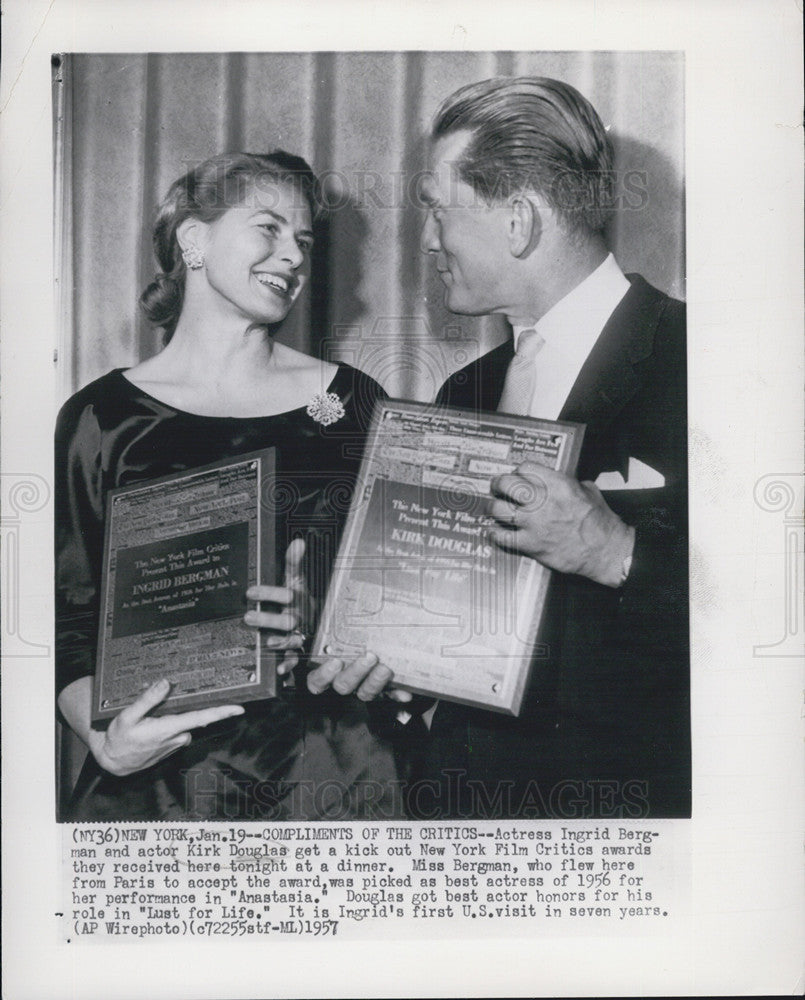 1957 Press Photo Actress Ingrid Bergman and Actor Kirk Douglas - Historic Images