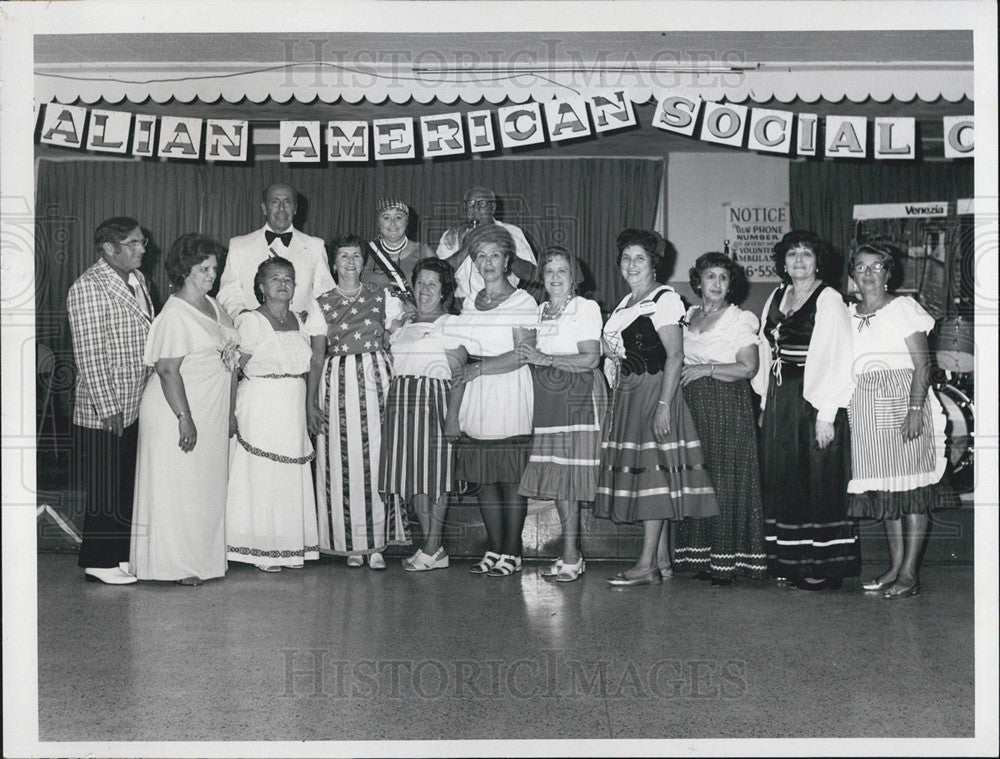 1975 Press Photo Co-Hostesses Beverly Hills Italian American Dance - Historic Images