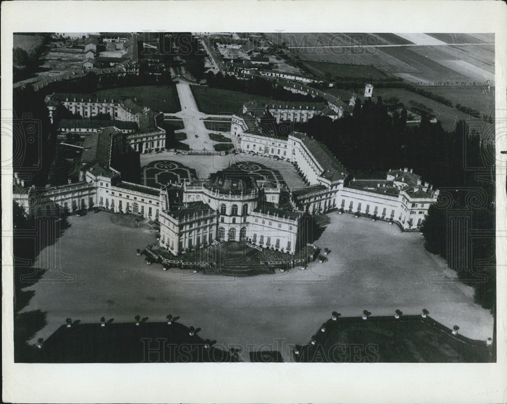 1966 Press Photo Chateau Stupinigi outskirts Turin Italy Filippo Iuvara - Historic Images