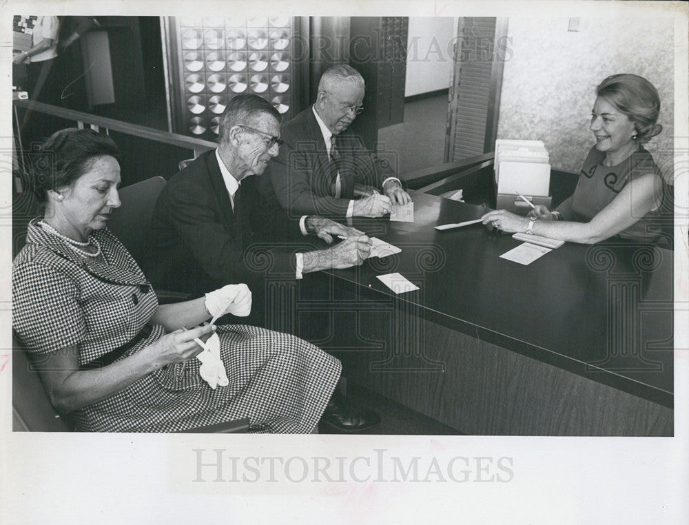 1965 Press Photo Mid County Commercial Bank Opens on East Bay Dr - Historic Images