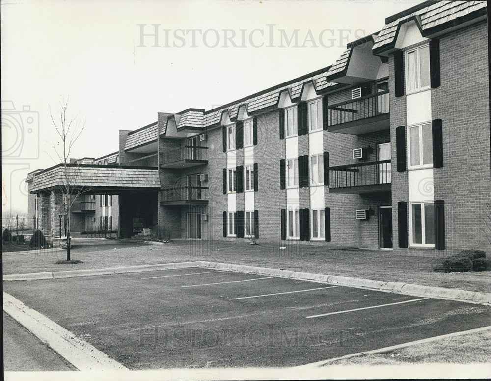 1968 Press Photo Downer&#39;s Grove Apartment Complex - Historic Images