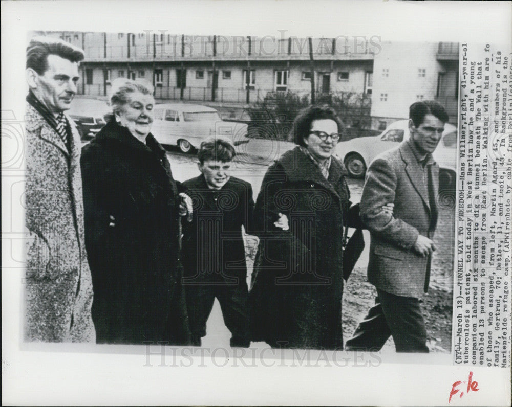 1964 Press Photo Men Tunneled Under German Wall To Freedom For 6 Months - Historic Images