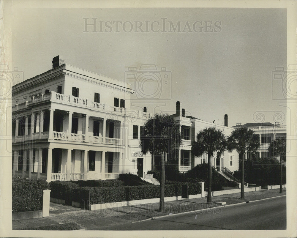 1966 Press Photo Ante-bellum homes and palmetto trees line the Dixieland Trail i - Historic Images