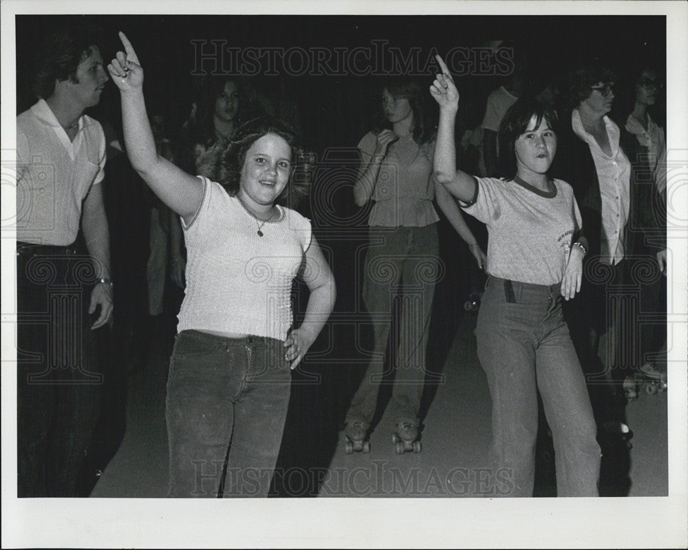 1979 Press Photo Disco Roller Skaters at Southland Roller Palace - Historic Images