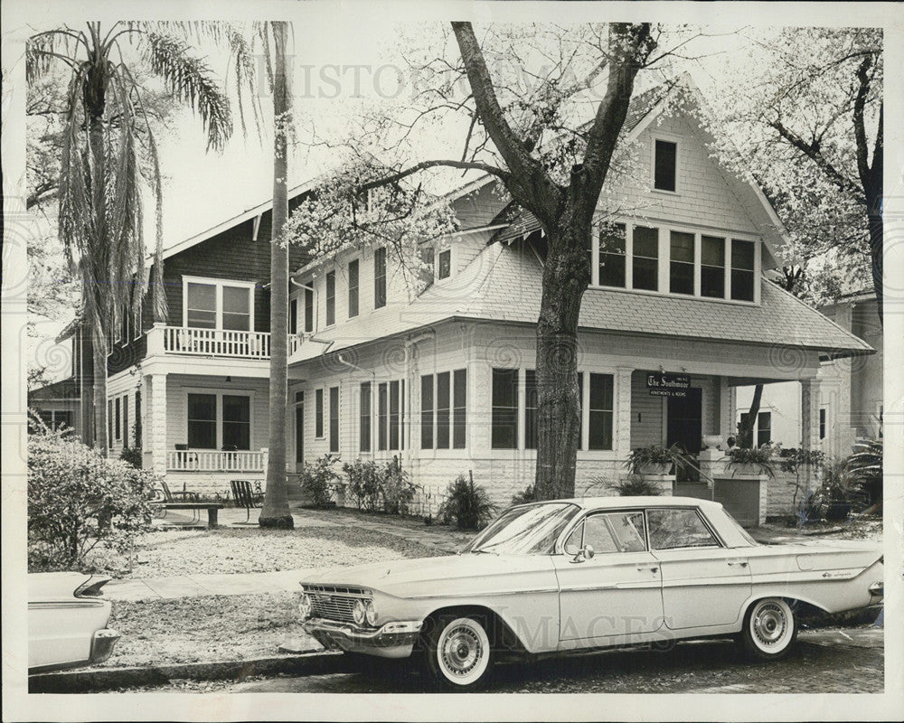 1964 Press Photo Exterior Of Southmoor Apartments 146 Sixth Ave NE Built In 1925 - Historic Images