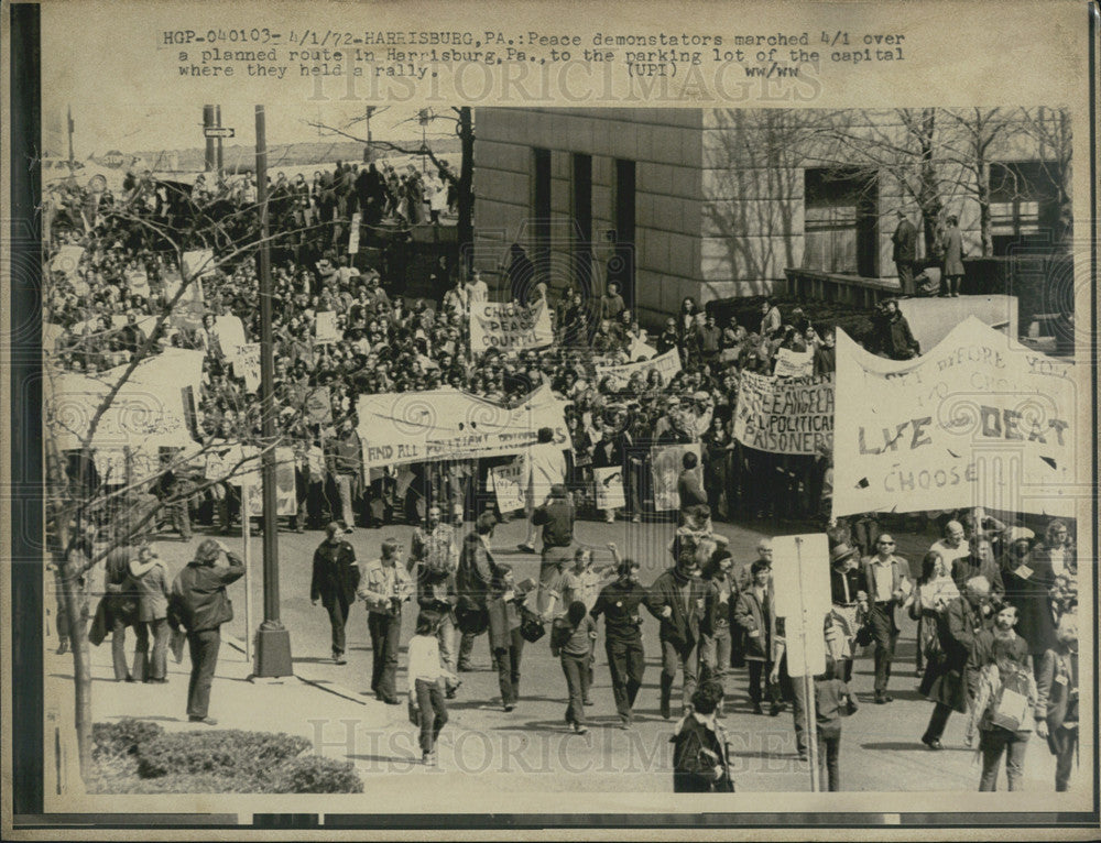 1972 Press Photo Peace Demonstration Hariisburg Pa - Historic Images