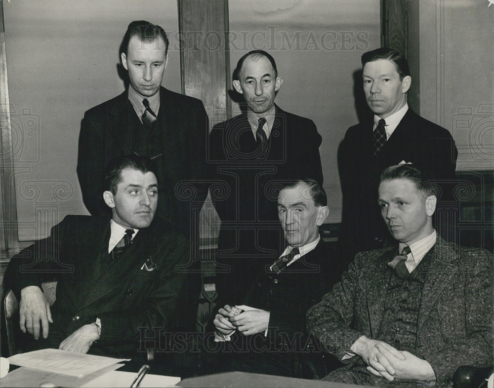 1939 Press Photo Resettlement Board Members Denver - Historic Images