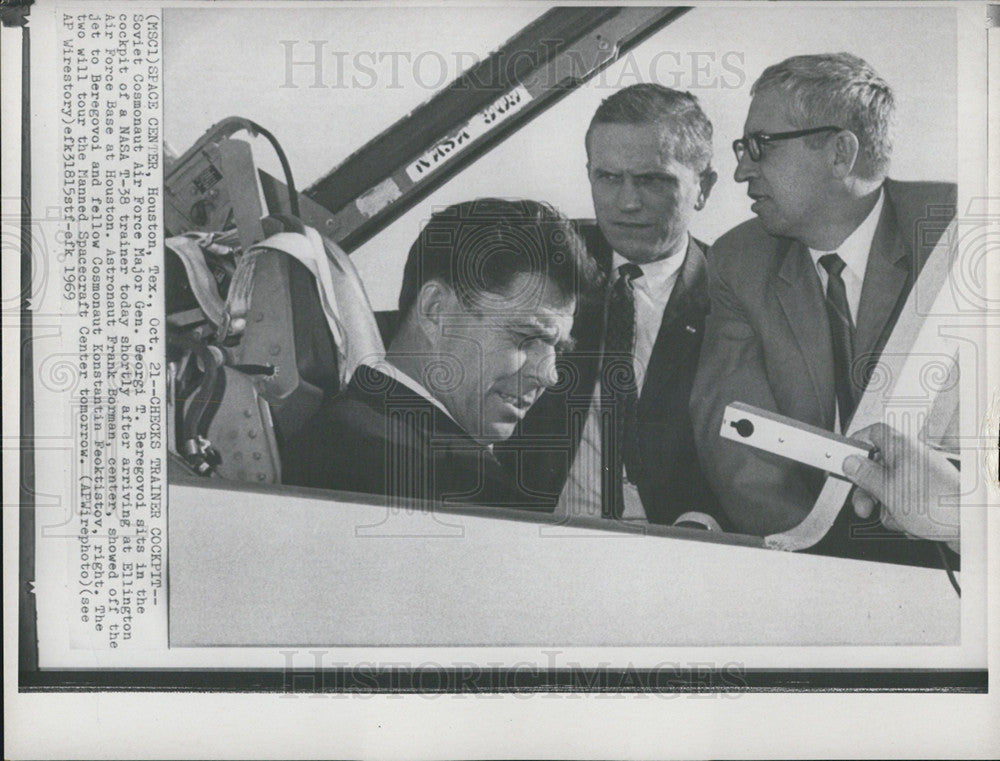 1969 Press Photo cosmonauts Maj Gen Georgy Berogovoy sits in Nasa T-38 trainer - Historic Images