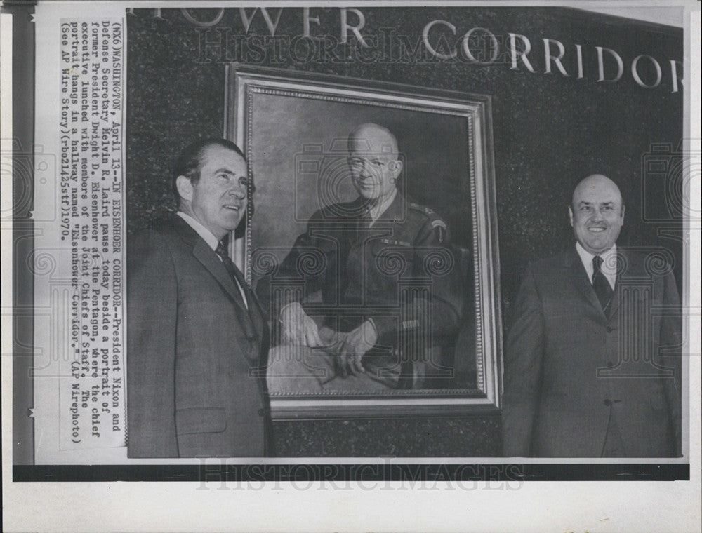 1970 Press Photo Pres Nixon &amp; Defense Sec Melvin Laird pose beside portrait - Historic Images