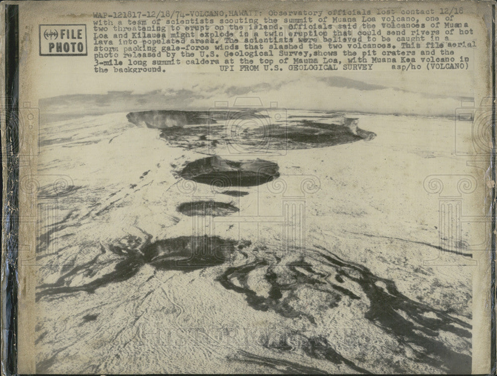 1974 Press Photo Aerial view of the summit of Muana Loa volcano - Historic Images