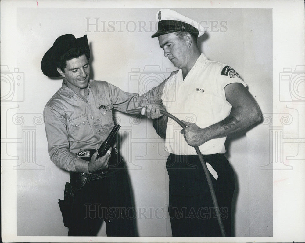 1966 Press Photo Joe Stevens (L) and Roy Sibley (R) Fireman&#39;s Field Day Planning - Historic Images