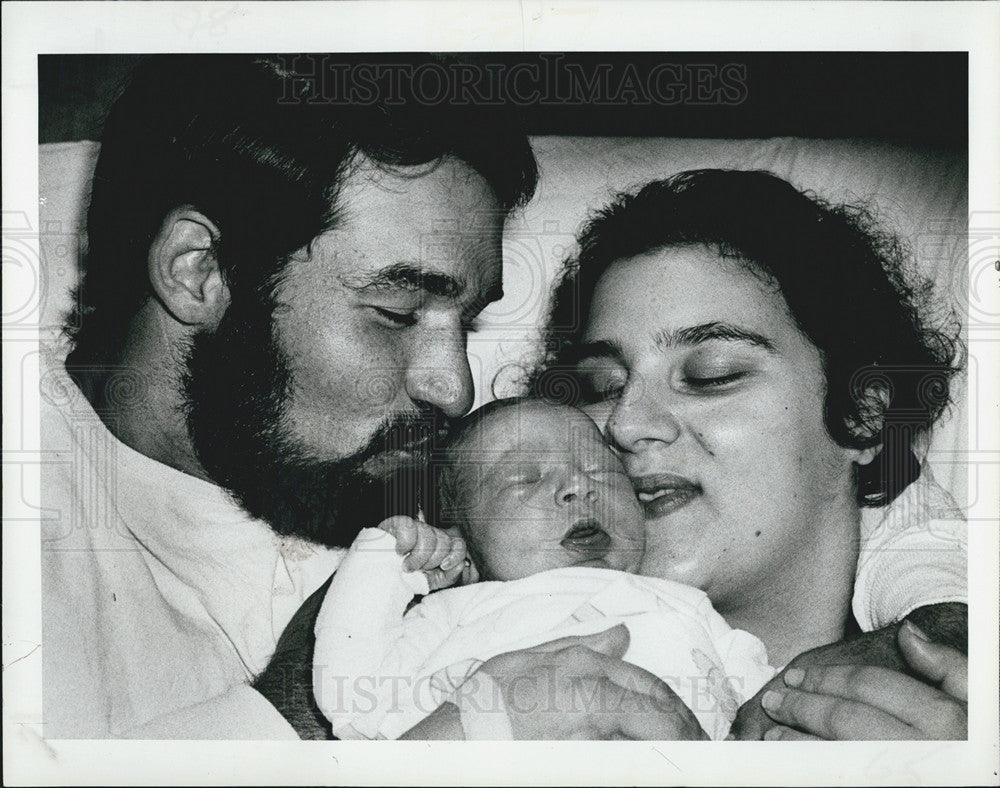 1982 Press Photo Yates Baby New Year - Historic Images