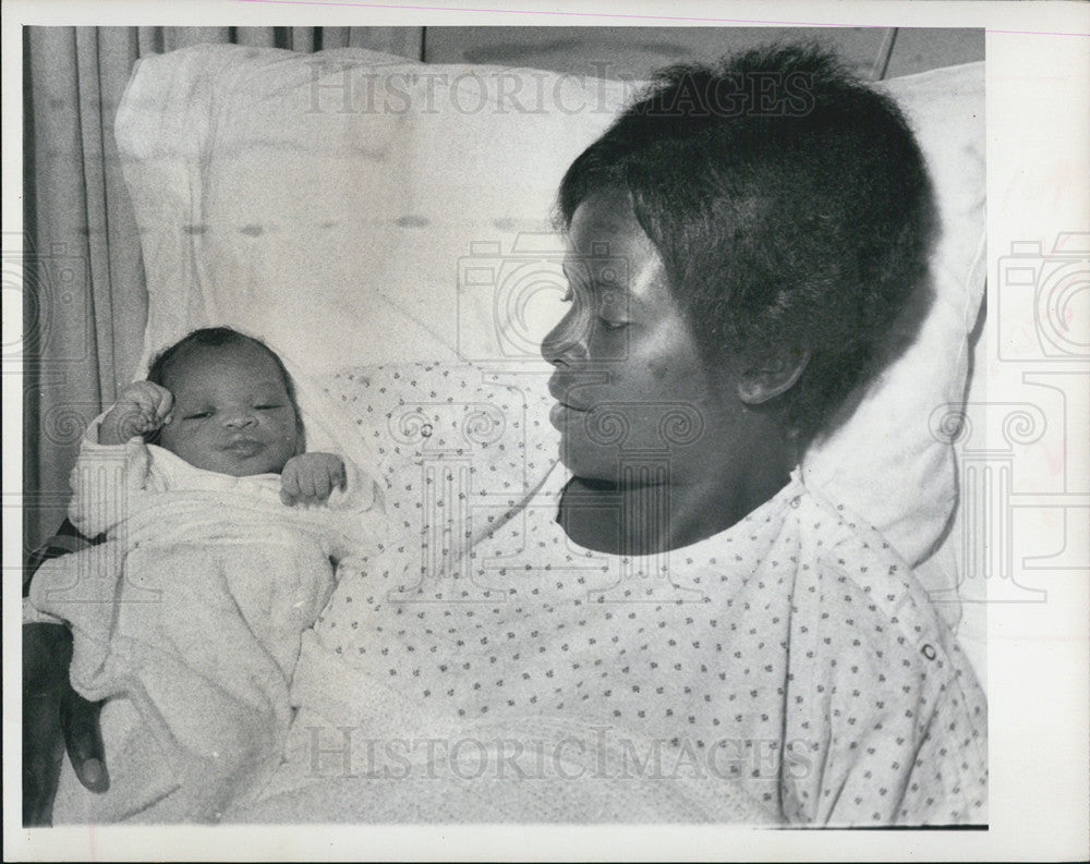 1972 Press Photo Last Baby Born in Florida in 1972 - Historic Images