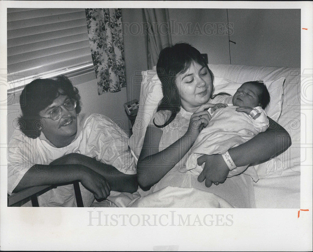 1976 Press Photo Paul Baby New Year - Historic Images