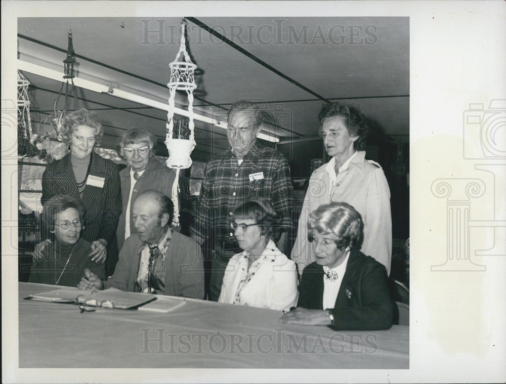 1976 Press Photo Beverly Hills Art Group Show Committee Members - Historic Images