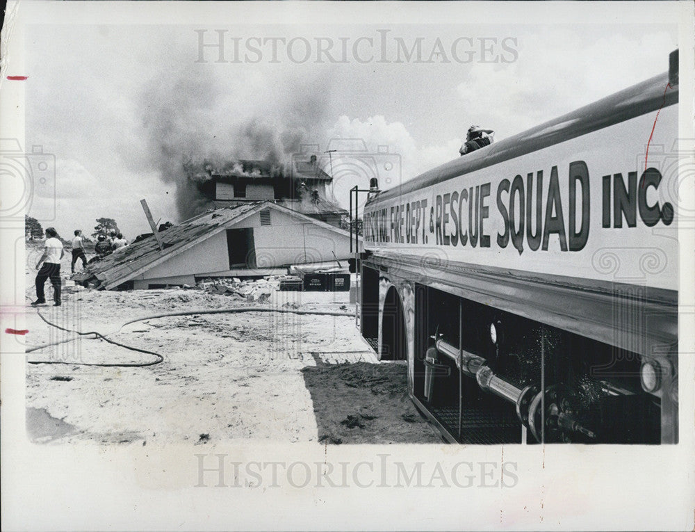 1975 Press Photo Hudson Volunteer Fire Department Training/Florida - Historic Images