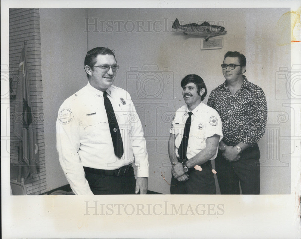 1975 Press Photo Hudson Volunteer Fire Dept./Gary Mattix/A McCrary/Mike Mattix - Historic Images