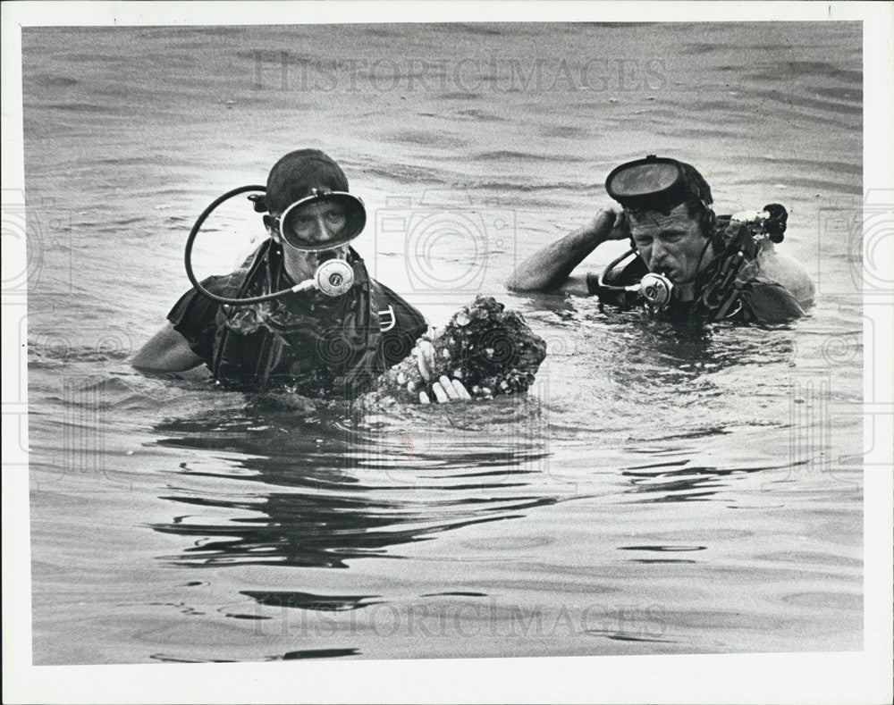 1980 Press Photo Bomb at Belleair Beach - Historic Images