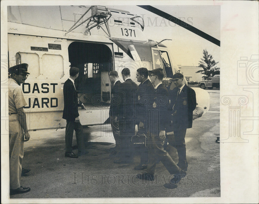 Press Photo Canadian Air Cadets Board Coast Guard Plane - Historic Images