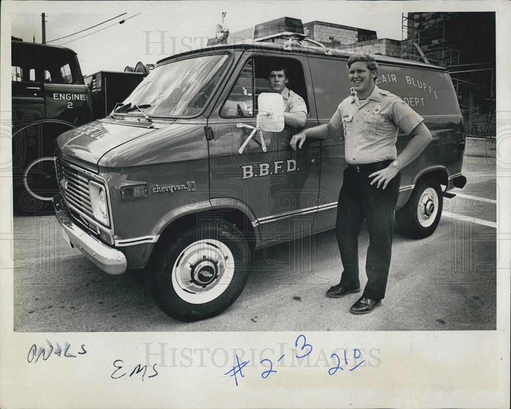 1977 Press Photo Brad &amp; Robin Millifan Belleair Fire Dept. - Historic Images