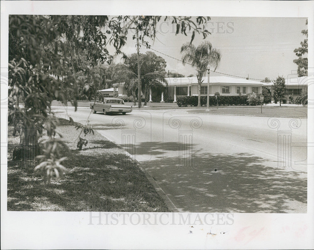 1966 Press Photo Bellaire neighborhood in Florida - Historic Images